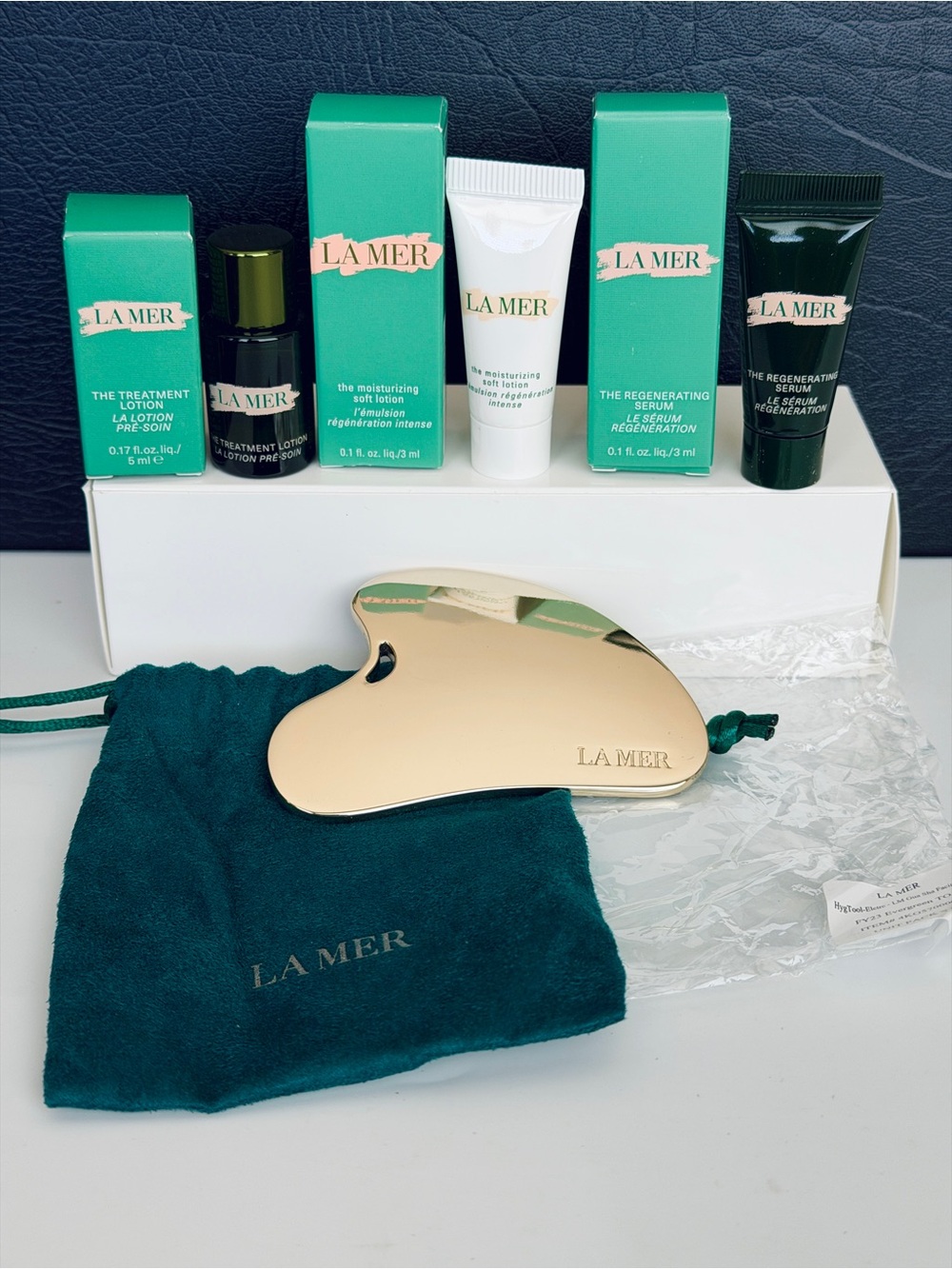La Mer Skincare Set (3 Minis + 1 Face Massaging Tools)